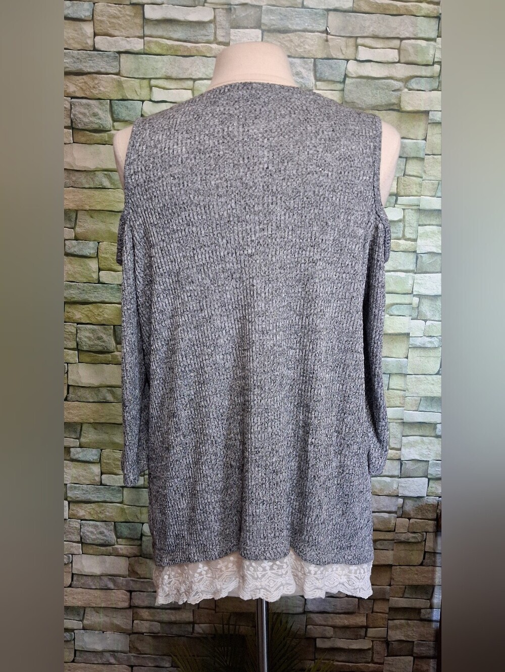 Signature Studio Gray V-Neck Cold-Shoulder Sweater with Lace Hem - Picture 3 of 5